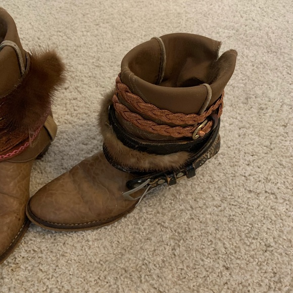 One of a kind belted boot - Picture 3 of 5